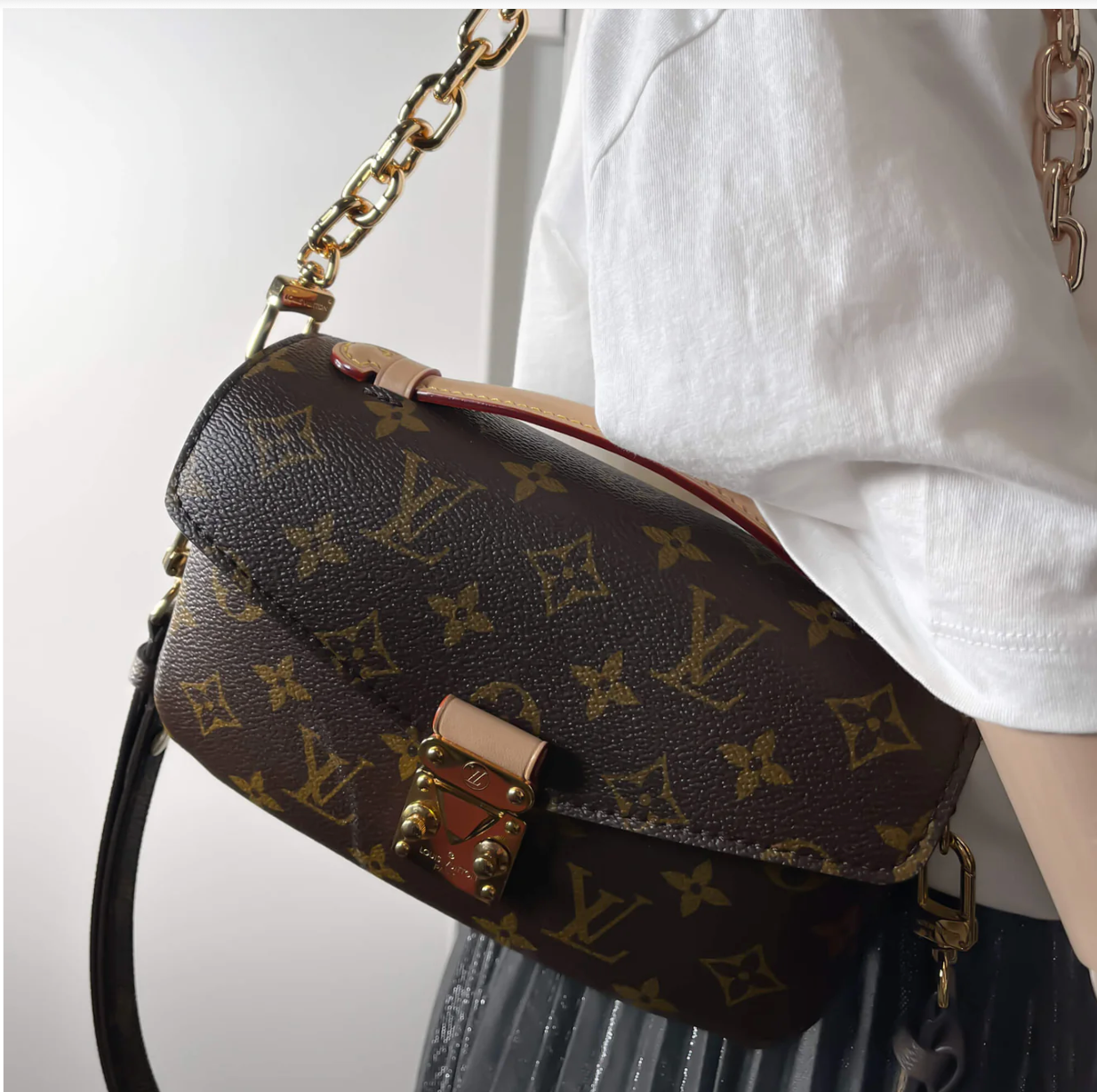Pochette Métis East West Monogram Bag