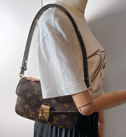 Pochette Métis East West Monogram Bag